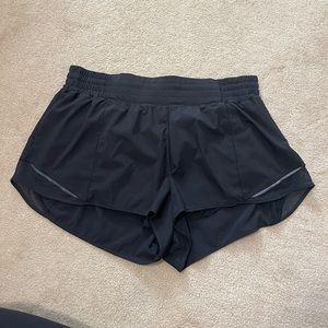 Lululemon Hotty Hot High-Rise Lined Short 2.5"